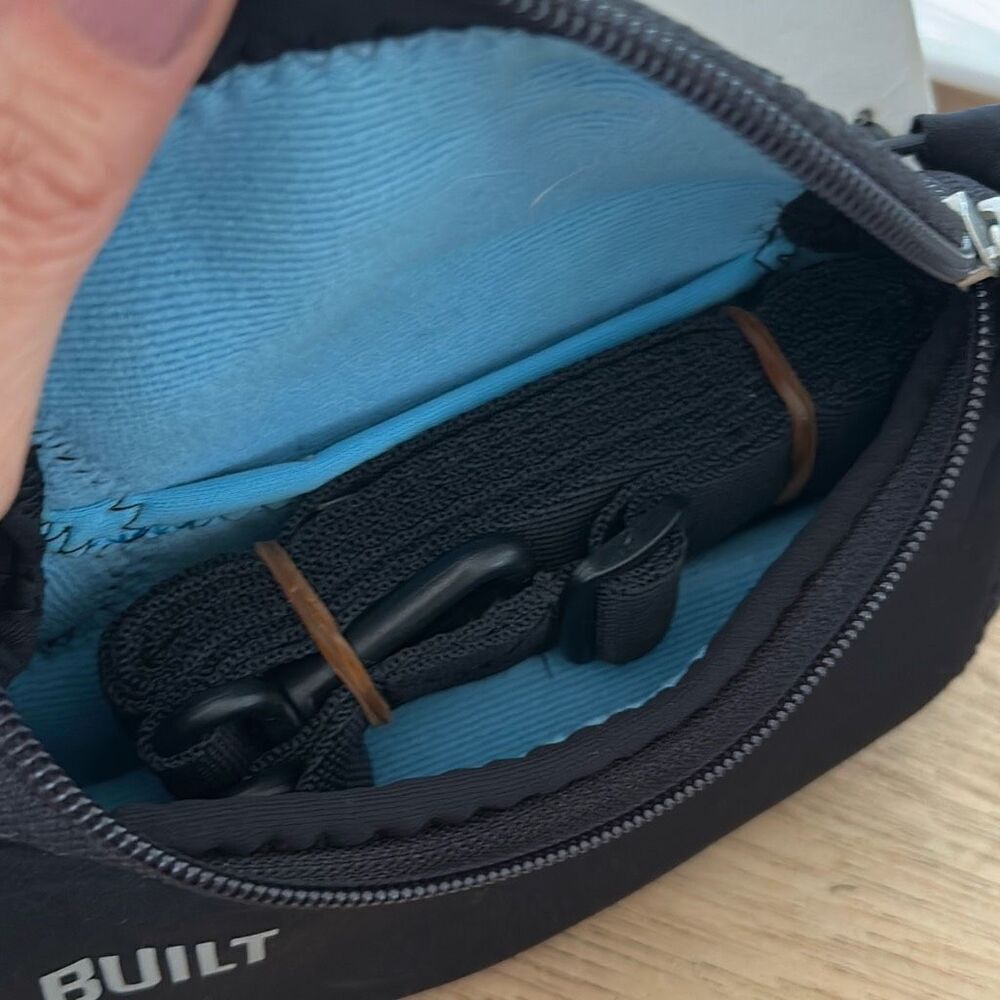 NWT Built black neoprene softshell camera case with adjustable shoulder strap - Picture 5 of 5